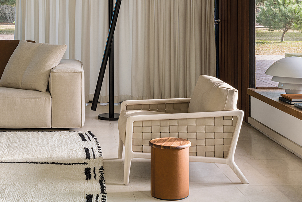 Iole Armchair thumbnail