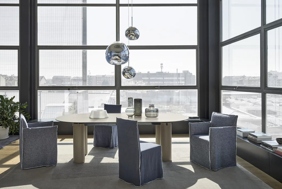 Daen 33/34 Dining Table thumbnail