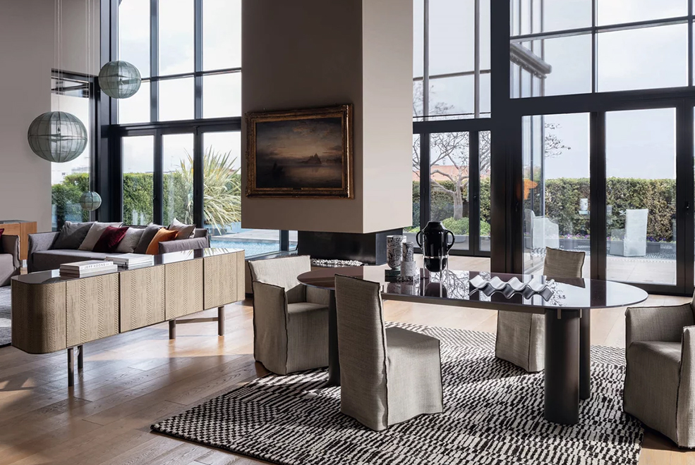 Daen 33/34 Dining Table